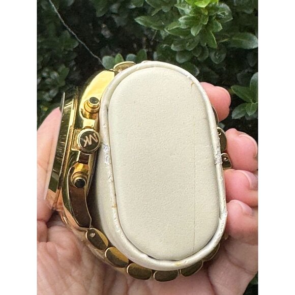 Michael Kors Bradshaw MK5722 Watch Gold & Horn - Picture 3 of 7